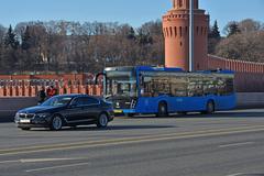 Moscow bus on Bolshoy Moskvoretsky Bridge