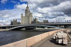 Raushskaya Embankment curb replacement in Moscow