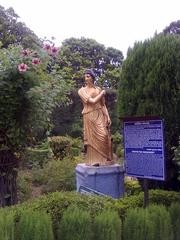 Chota Imambara golden sculpture