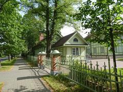 photo of an ornate iron fence in Gausswald, Russia