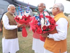 Prime Minister Narendra Modi received by Governor Kaptan Singh Solanki and Chief Minister Manohar Lal Khattar at Sonipat