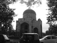 Humayun's Tomb complex with lush gardens in Delhi