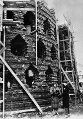 Konstantin Melnikov near his house under construction