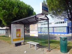 Active city bus stop in Nîmes