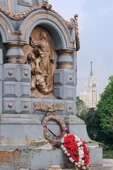 Monument to the Grenadiers fallen at Plevna with a high-rise building in the background