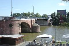 Alte Brücke and Neuer Portikus in Frankfurt