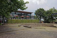 View of Alter Elbpark and Jugendherberge in Hamburg