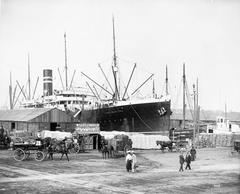 Canadian Atlantic Railway barges and the ship Lake Manitoba in Montréal harbour