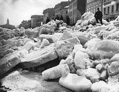 Ice shove, Montreal harbor, 1880