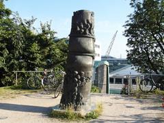 Die Auswanderer monument by Ljubica Matulec in Hamburg Harbor