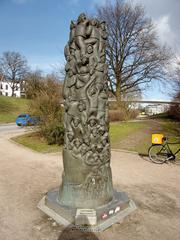 Die Skulptur 'Die Auswanderer' von Ljubica Matulec