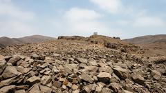 Montículos del ala izquierda en Huaca El Paraíso