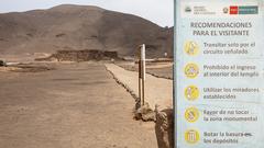 Visitor recommendation sign at Huaca El Paraíso archaeological site