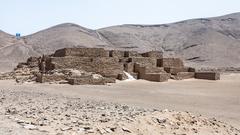 Huaca Paraíso viewed from the right side