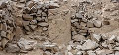 detailed view of wall and passage at Huaca El Paraíso