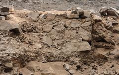 Muro de piedra en Huaca El Paraíso