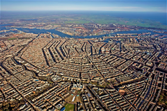 Free walking tour in Amsterdam with concentric canals