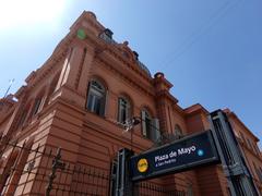 Boca de acceso Plaza de Mayo and Casa Rosada