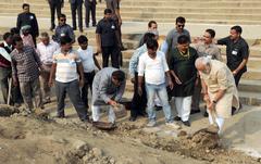 Prime Minister Narendra Modi participating in Shramdaan as part of Swachhta Abhiyaan at Assi Ghat in Varanasi