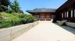 calm corner of Gyeongbokgung Palace