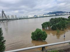 Flooded Han River on August 10, 2022