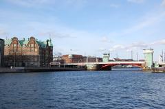 Knippelsbro bridge and C.F. Tietgens Hus in Copenhagen