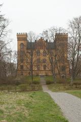 Bogesund Castle with trees in the foreground