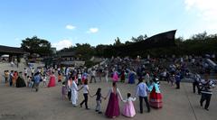 Ganggang Sullae performance in traditional Korean attire