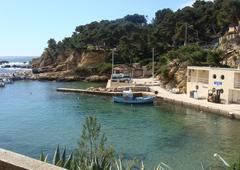 Scenic cove between Figuières and Méjean on the Ensuès-la-Redonne coastline