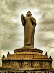 world's tallest monolithic Buddha statue