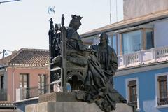 bronze sculpture of Queen Isabella and Christopher Columbus in Plaza Isabel la Catolica, Granada