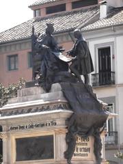 Statue of Christopher Columbus convincing the Catholic Monarchs in Granada