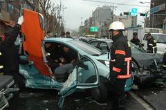 early 2000s Seoul firefighter activity