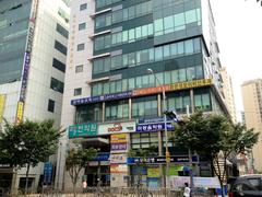 Sinnae 2-dong Community Service Center building in Jungnang-gu