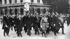 Mussolini with ministers heading to Altare della Patria, 4 November celebrations