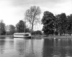 College Barge at Christ Church Meadow, Oxford