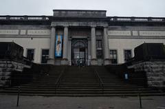 Visitors entrance of Cinquantenaire Museum