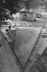 Construction of Homo Monument at Westermarkt Amsterdam, 1987