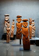 Chemamüll Mapuche wood statues