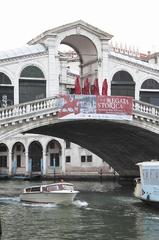 light art project time guards Madonna and sisters by Manfred Kielnhofer at Venice Rialto Bridge