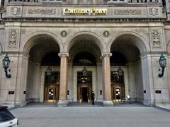 Triple-arched main entrance to Cadillac Place in Detroit (December 2020)