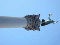 Dewey Monument in San Francisco on a clear day 2013