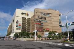 Kaohsiung Dream Mall seen from Jhonghua 5th Road