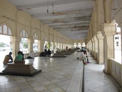 Makkah Masjid tomb in Hyderabad