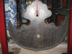 bronze khánh inside Quán Thánh Temple