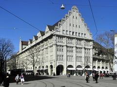 Peterhof-Leuenhof, Paradeplatz, Bahnhofstrasse in Zürich, Switzerland