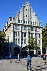 Paradeplatz in Zurich cityscape featuring historic buildings Bahnhofstrasse Peterhof-Leuenhof 2012