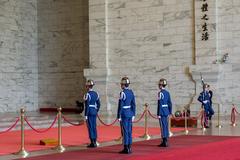 changing of the guard at Chiang Kai-shek Memorial Hall