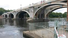 Bridge over the Thames at Richmond Lock