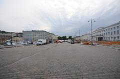 Helsinki Market Square with Helsinki City Hall